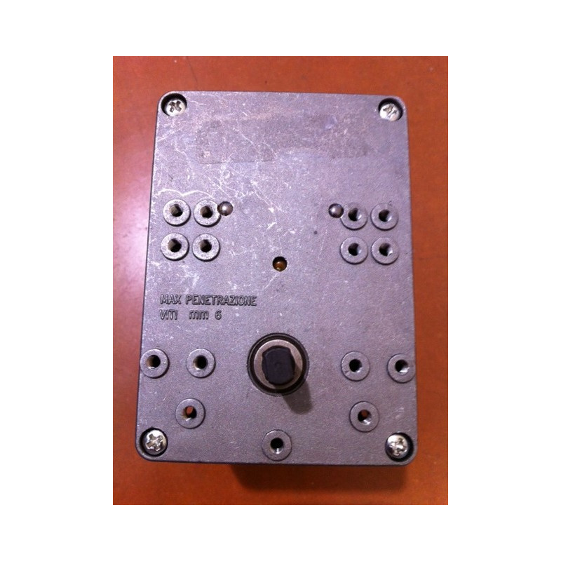 MOTOREDUCTEUR DE VIS SANS FIN POELE A GRANULES UNIVERSEL