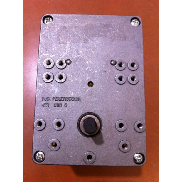 MOTOREDUCTEUR DE VIS SANS FIN POELE A GRANULES UNIVERSEL