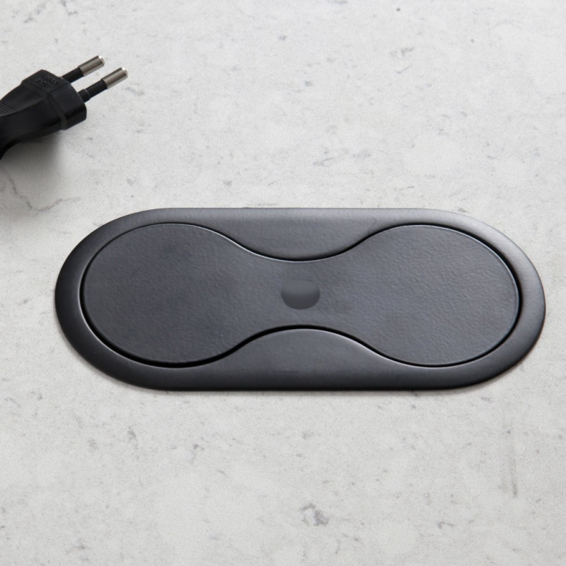 Bloc 1 prise 16A et USB-A Eight Affleurant à encastrer Noir