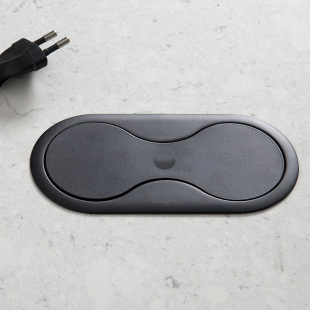 Bloc 1 prise 16A et USB-A Eight Affleurant à encastrer Noir