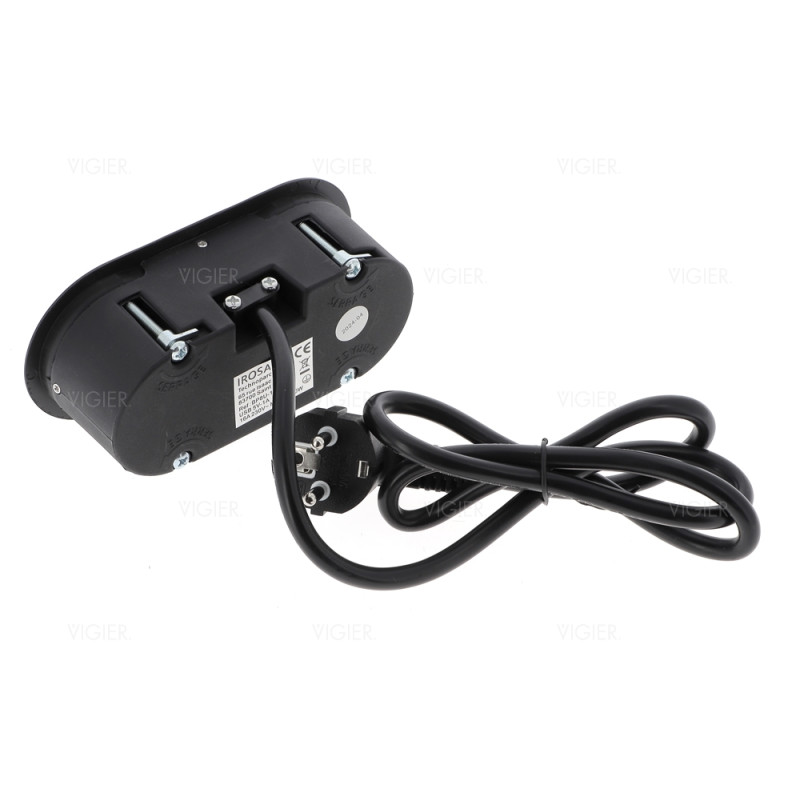 Bloc 1 prise 16A et USB-A Eight Affleurant à encastrer Noir