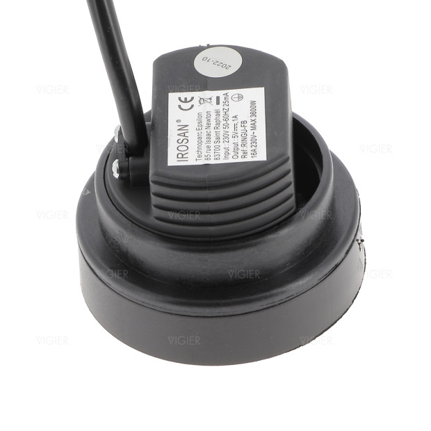 Prise cuivre 16A. USB-A 1A-5V à encastrer plan travail