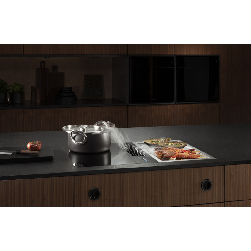Ensemble induction teppanyaki et dispositif aspirant Bora