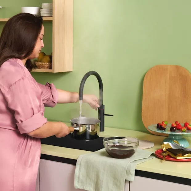 Mitigeur eau bouillante Fusion Round Noir - Réservoir PRO3