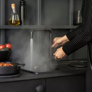 Mitigeur eau bouillante Fusion Square Noir - Réservoir PRO3